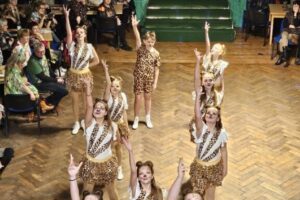 Unsere kleine Funkengarde zum Seniorenfasching 2026